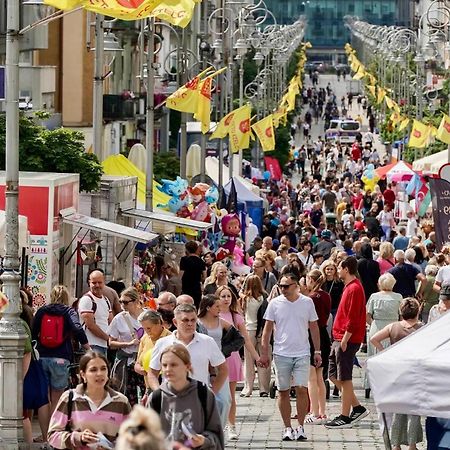 Hotelowe Pokoje Paris -Rynek Centrum- City One Kielce Ngoại thất bức ảnh