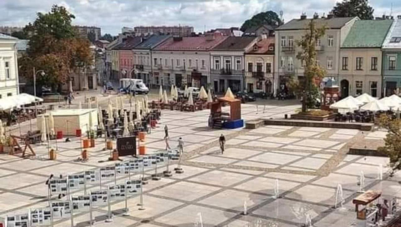 Hotelowe Pokoje Paris -Rynek Centrum- City One Kielce Ngoại thất bức ảnh